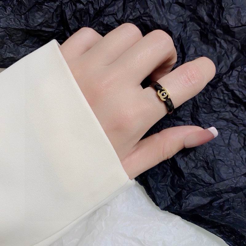 Chanel Suits 04yxs49 (5)