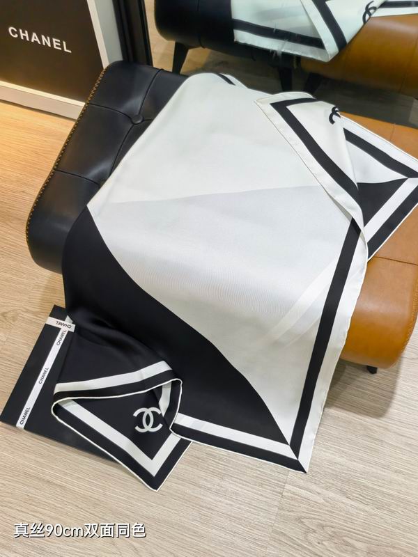 Chanel silk scarf 90X90cm E18 (6)