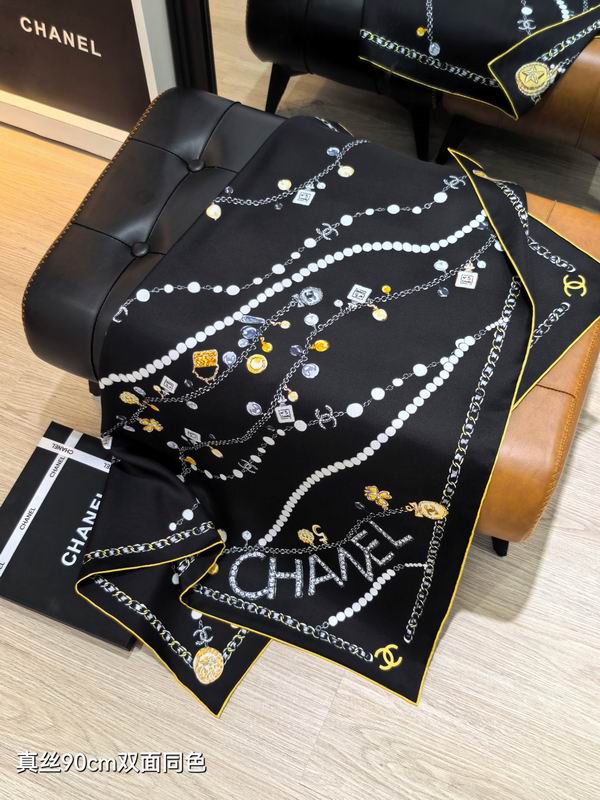 Chanel silk scarf 90X90cm E30 (16)