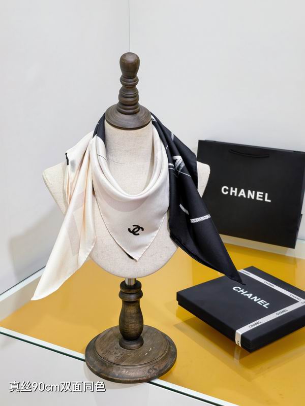 Chanel silk scarf 90X90cm E49 (2)