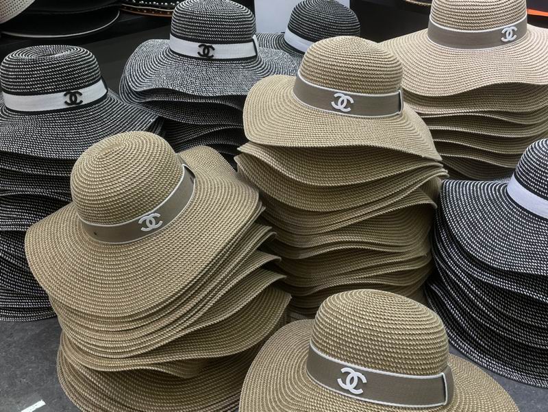 Chanel top hat dx (1825)