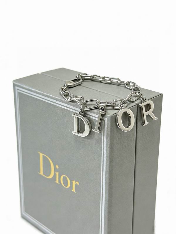 Dior Bracelet  02yxs19 (7)