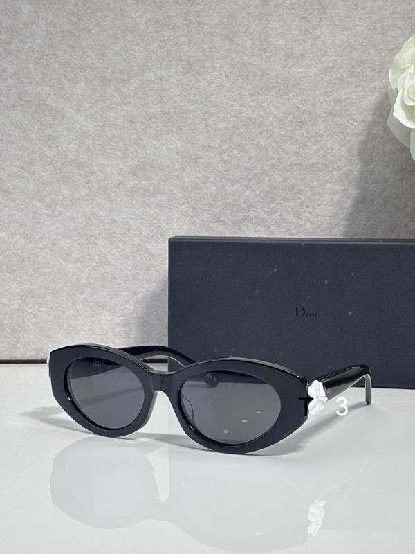 Dior Clover 54 19-140 c04
