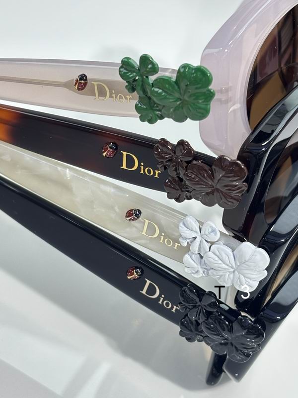 Dior Clover 54 19-140 c09