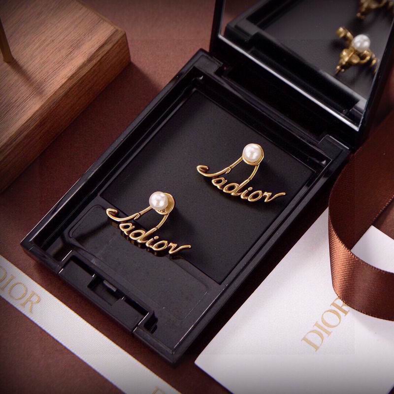 Dior Earring 03yxs 96 (5)