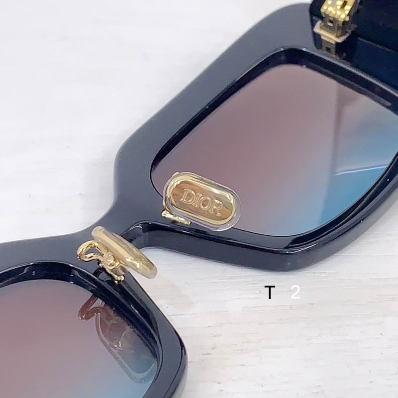 Dior LuckyCharms 52 21-145 b07