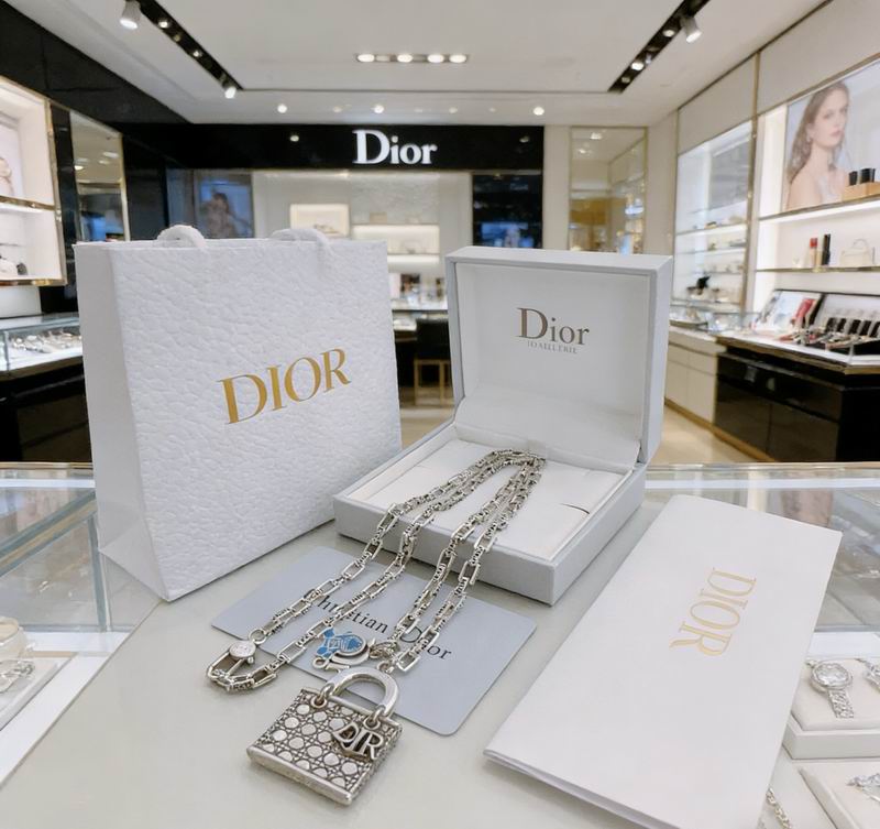 Dior Necklace 02yxs05 (1)