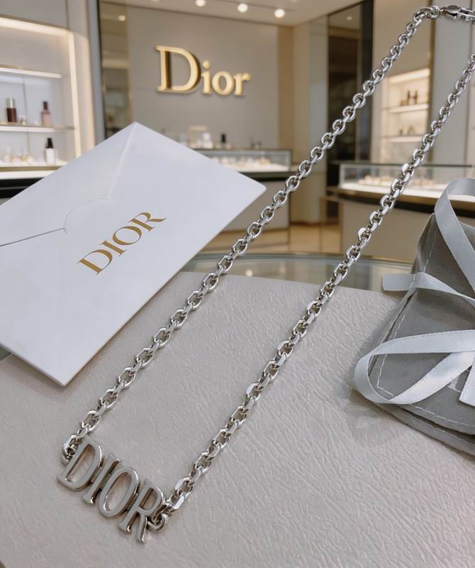 Dior Necklace 02yxs42 (3)