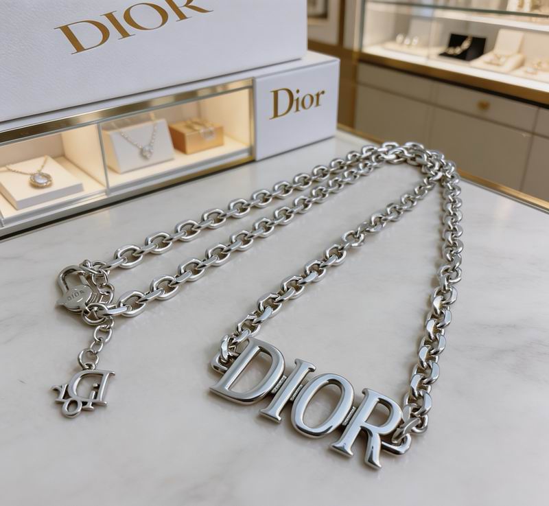 Dior Necklace 02yxs42 (5)
