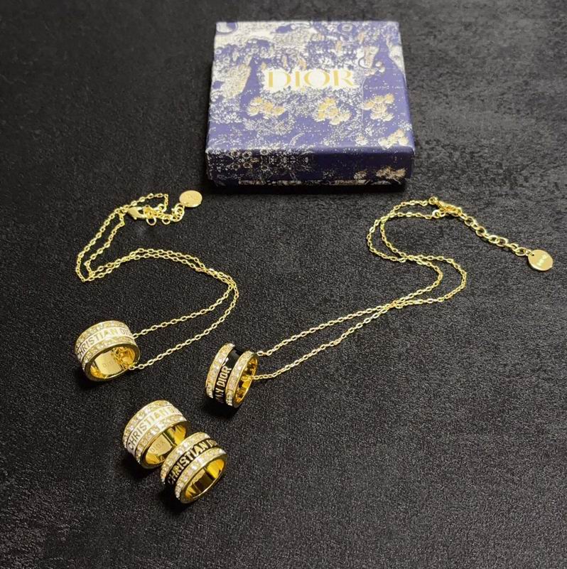 Dior Necklace 03yxs86 (7)