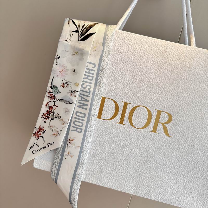 Dior Silk ribbon E (10)