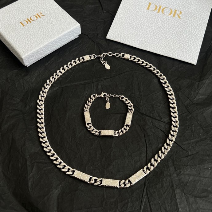 Dior Suits 03yxs13 (3)