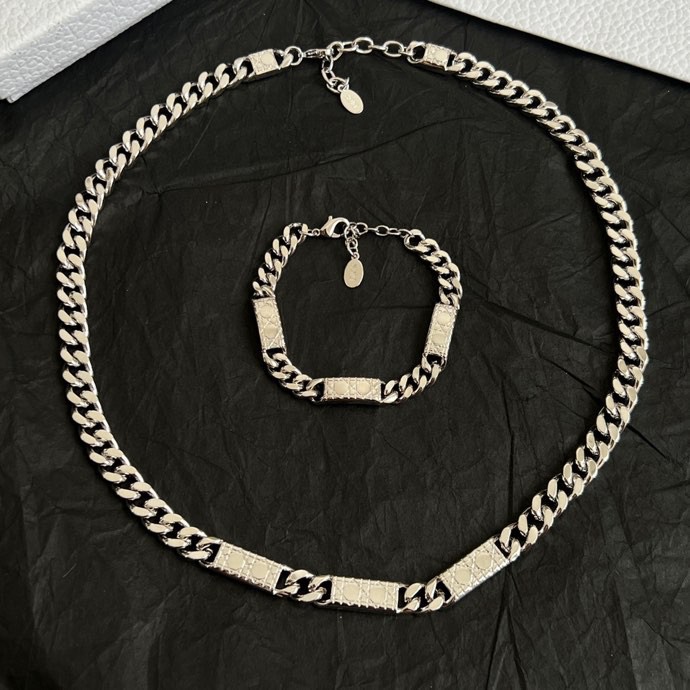 Dior Suits 03yxs13 (5)