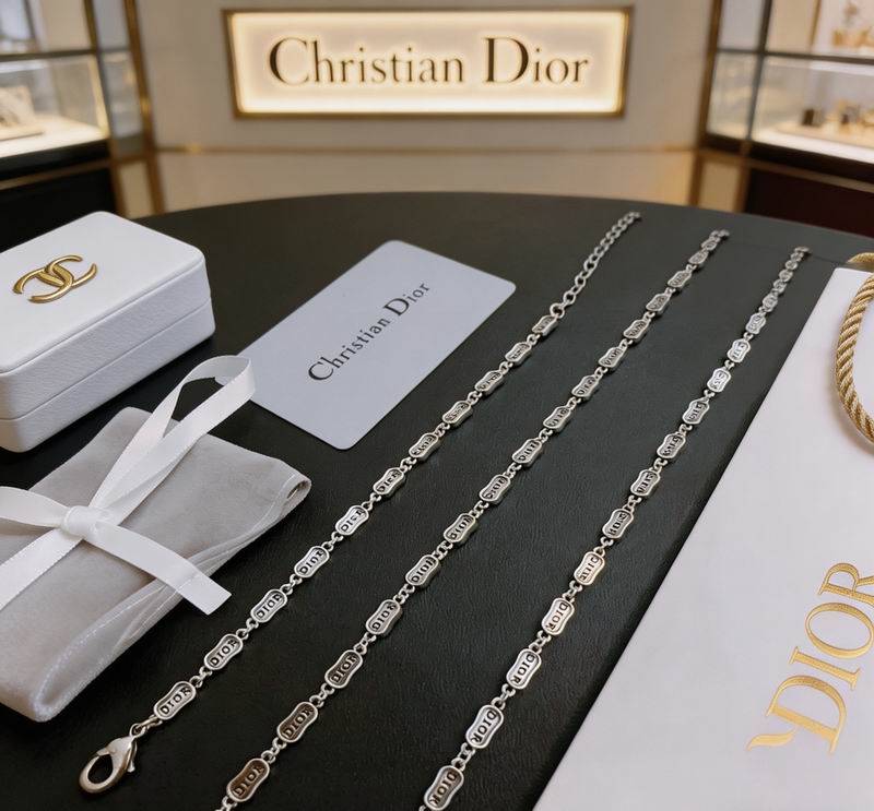 Dior Suits 03yxs16 (6)