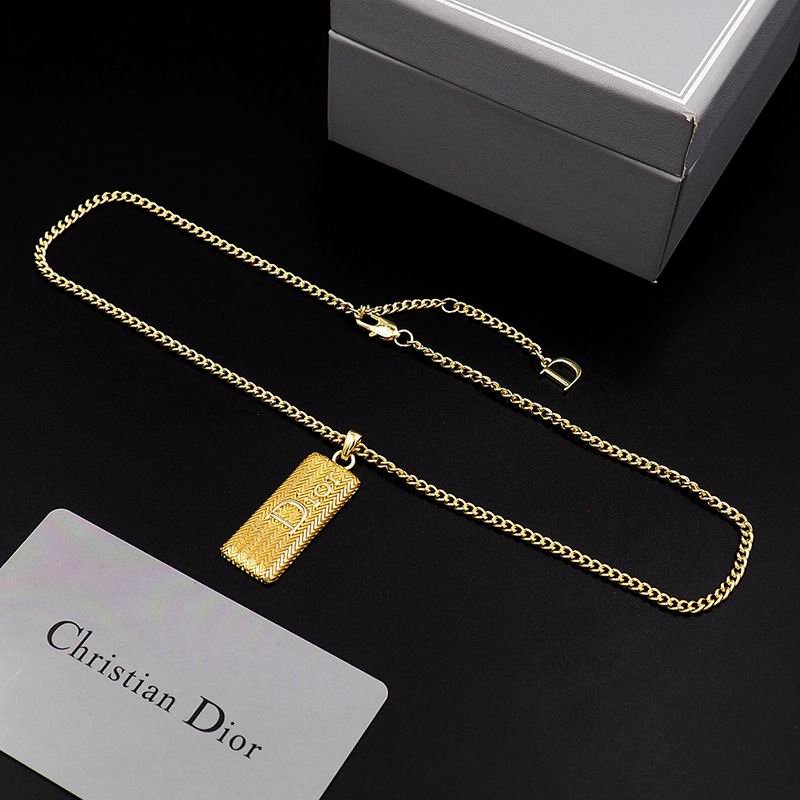 Dior Suits 03yxs28 (1)