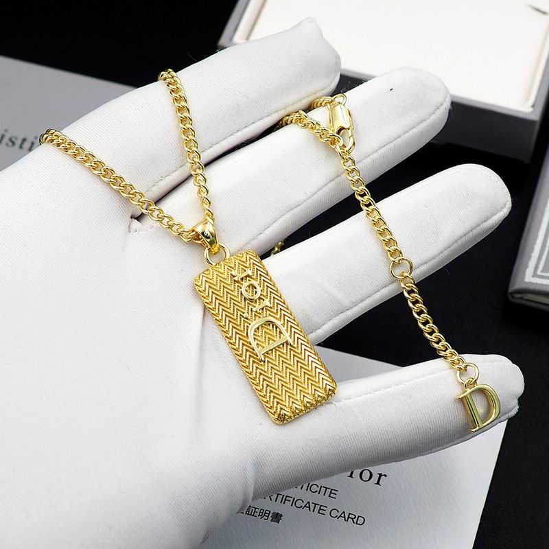 Dior Suits 03yxs28 (5)