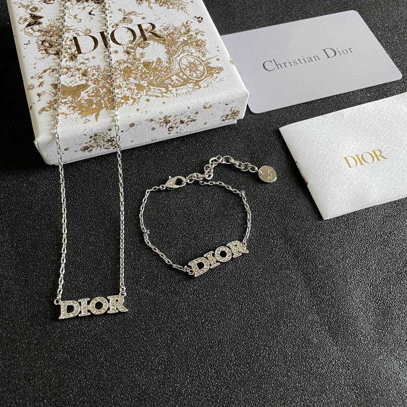 Dior Suits 03yxs29 (7)