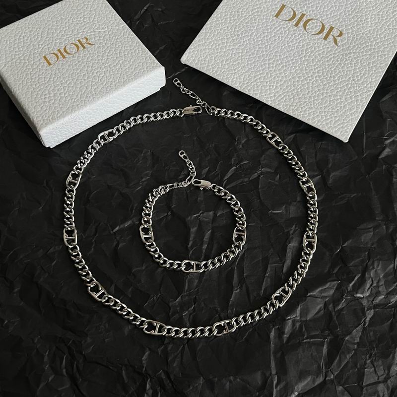 Dior Suits 03yxs35 (9)