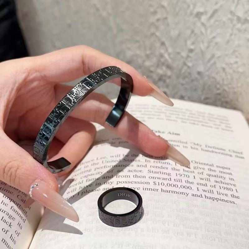 Dior Suits 03yxs47 (1)