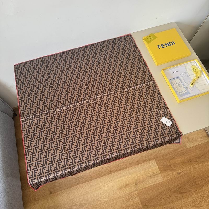 Fendi silk scarf hm (4)