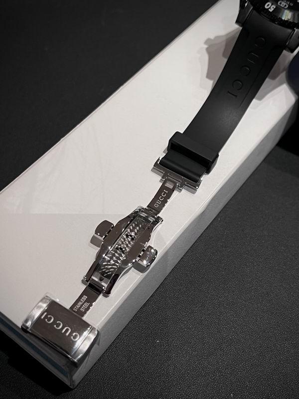 Gucci 40mm 37 (1)