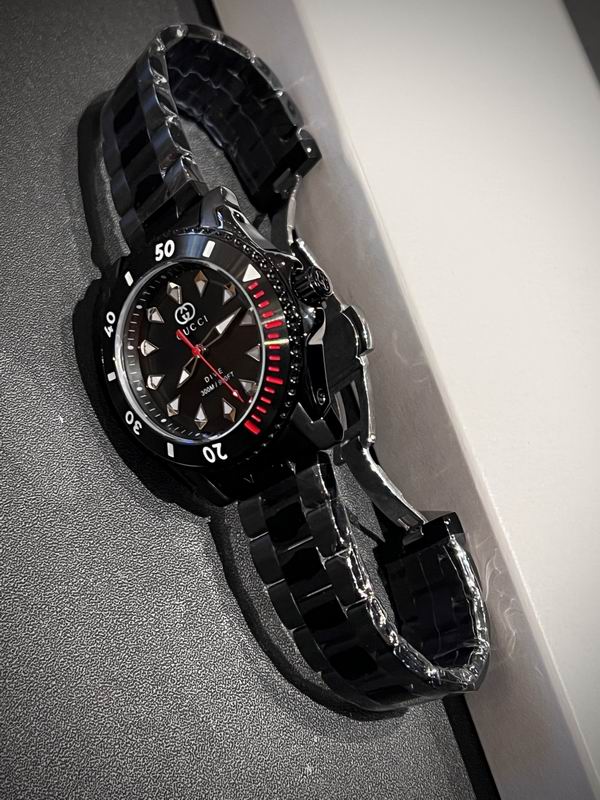 Gucci 40mm 37 (17)