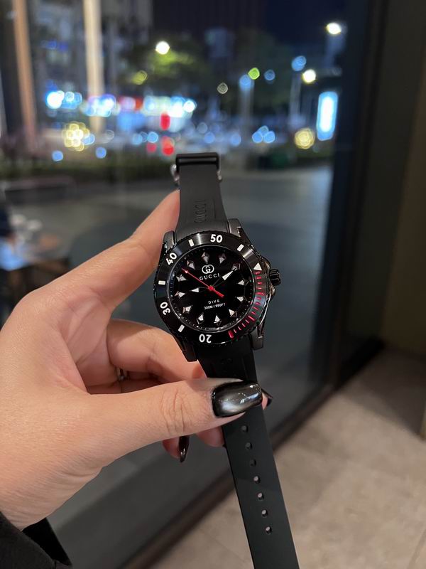 Gucci 40mm 37 (5)