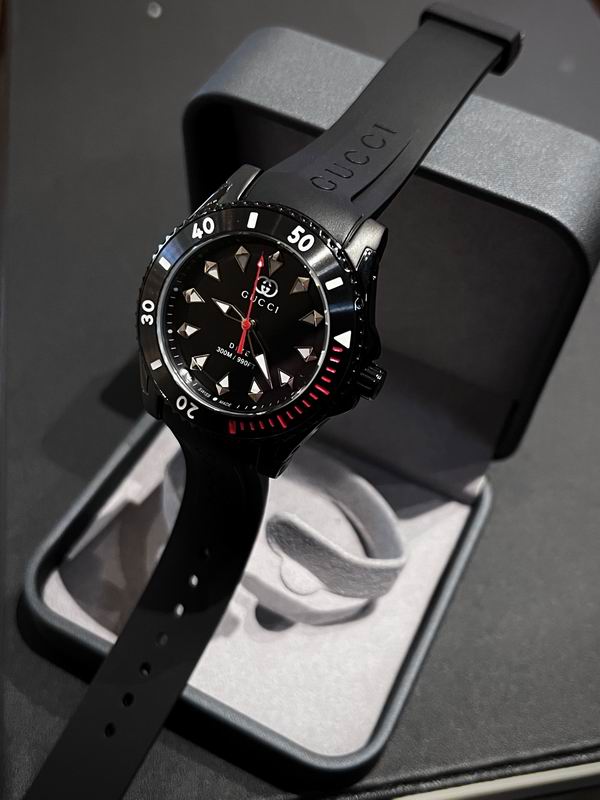 Gucci 40mm 37 (7)