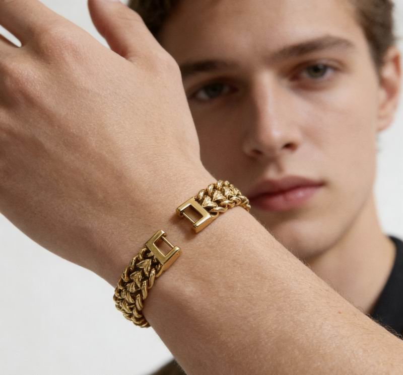 Gucci Bracelet 03yxs127 (7)