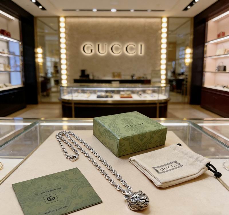 Gucci Necklace  02yxs70 (5)