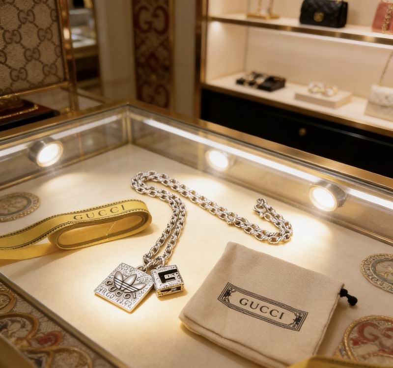 Gucci Necklace  02yxs77 (2)