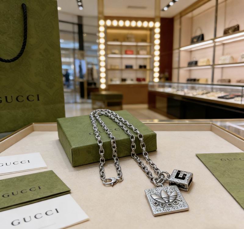 Gucci Necklace  02yxs77 (3)