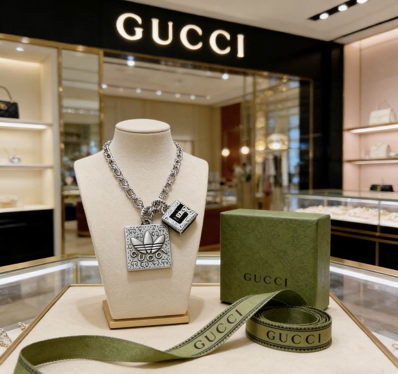 Gucci Necklace  02yxs77 (6)