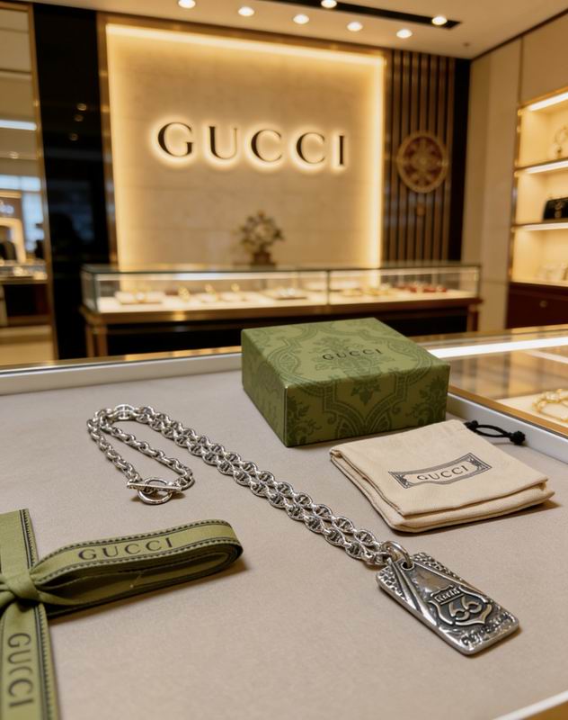 Gucci Necklace  03yxs250 (5)