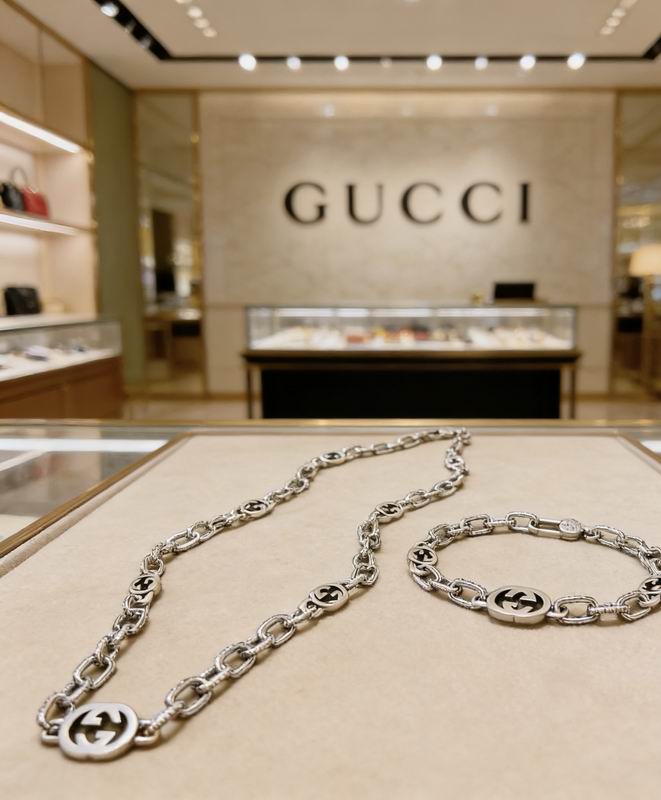 Gucci Necklace  03yxs89 (9)