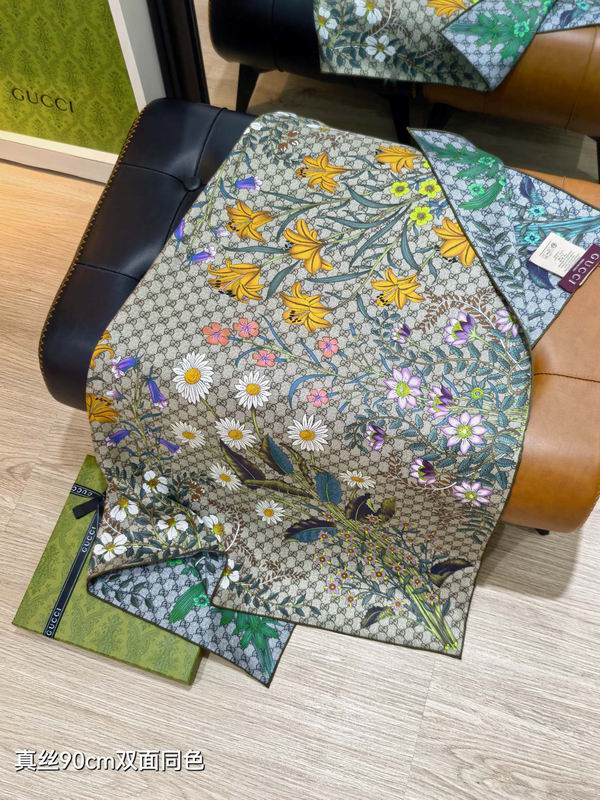 Gucci Silk Scarf 90X90cm E10 (16)