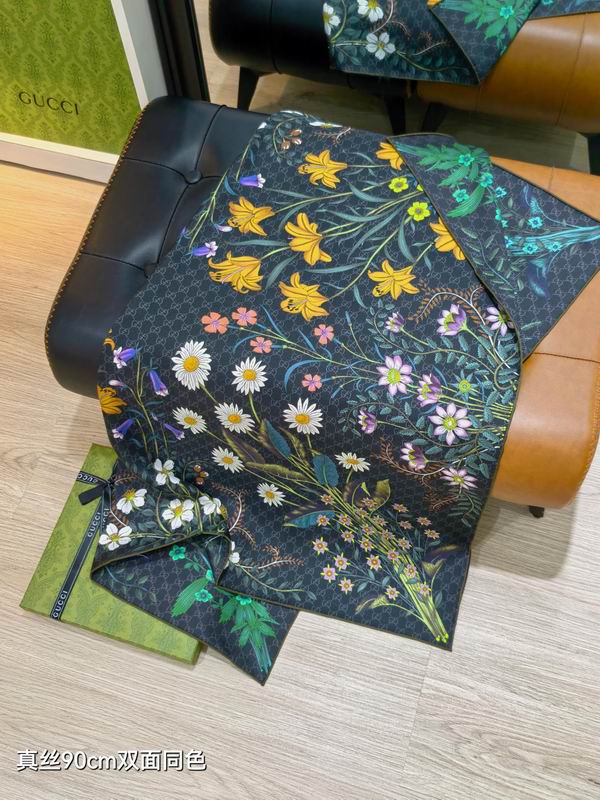 Gucci Silk Scarf 90X90cm E10 (7)
