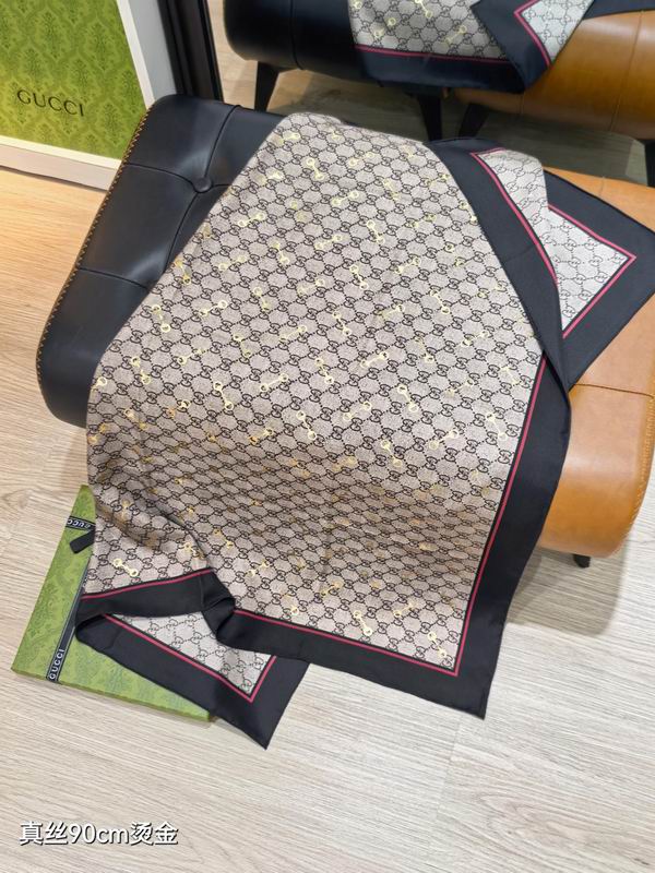Gucci Silk Scarf 90X90cm E15 (7)