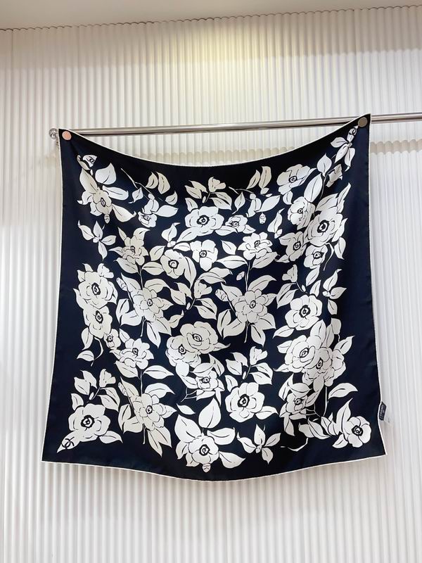 Gucci Silk Scarf 90X90cm E19 (12)