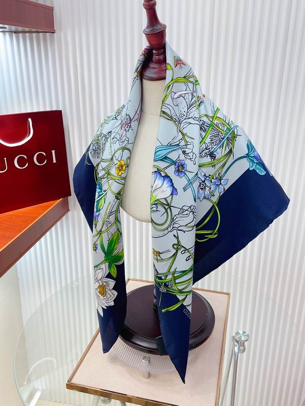 Gucci Silk Scarf 90X90cm E20 (1)