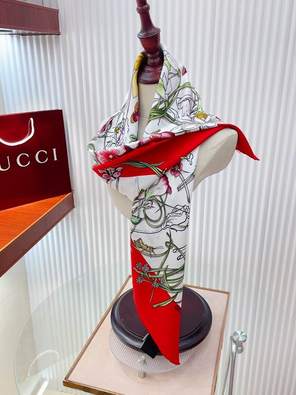 Gucci Silk Scarf 90X90cm E20 (11)