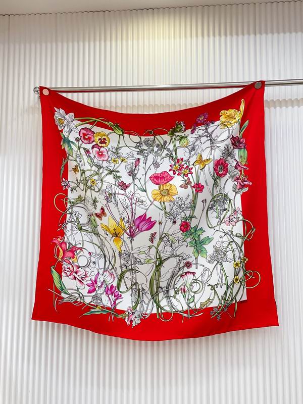 Gucci Silk Scarf 90X90cm E20 (13)