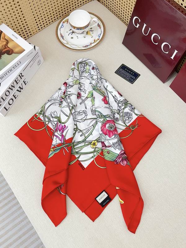 Gucci Silk Scarf 90X90cm E20 (14)
