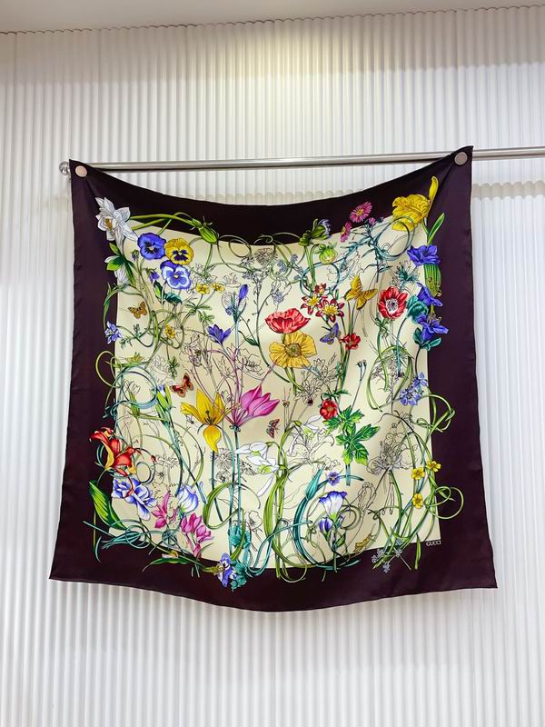 Gucci Silk Scarf 90X90cm E20 (22)