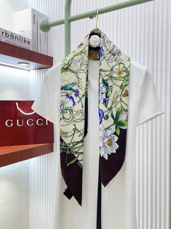 Gucci Silk Scarf 90X90cm E20 (27)