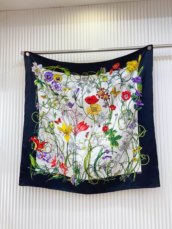 Gucci Silk Scarf 90X90cm E20 (31)