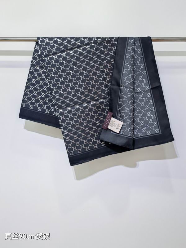 Gucci Silk Scarf 90X90cm E23 (11)