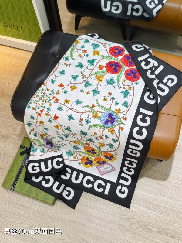 Gucci Silk Scarf 90X90cm E38 (7)
