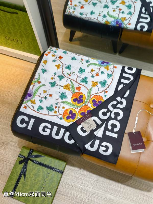 Gucci Silk Scarf 90X90cm E38 (8)