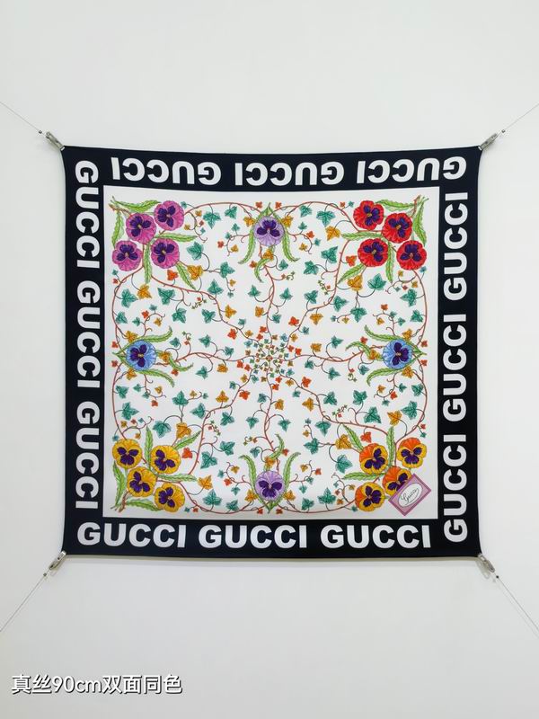 Gucci Silk Scarf 90X90cm E38 (9)